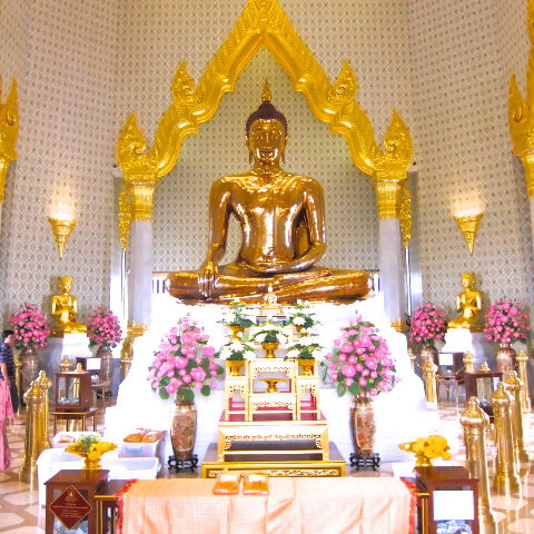 Face to Face with the World's Largest Solid Gold Buddha