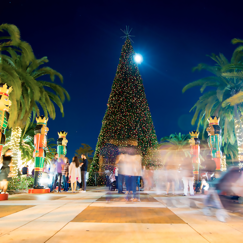 Theme Parks and Beyond: Nearly 2 Dozen Ways to Celebrate the Holidays in Orlando This Season